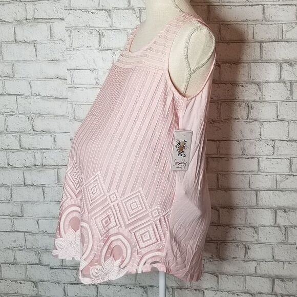 Embroidered maternity top - Picture 3 of 4